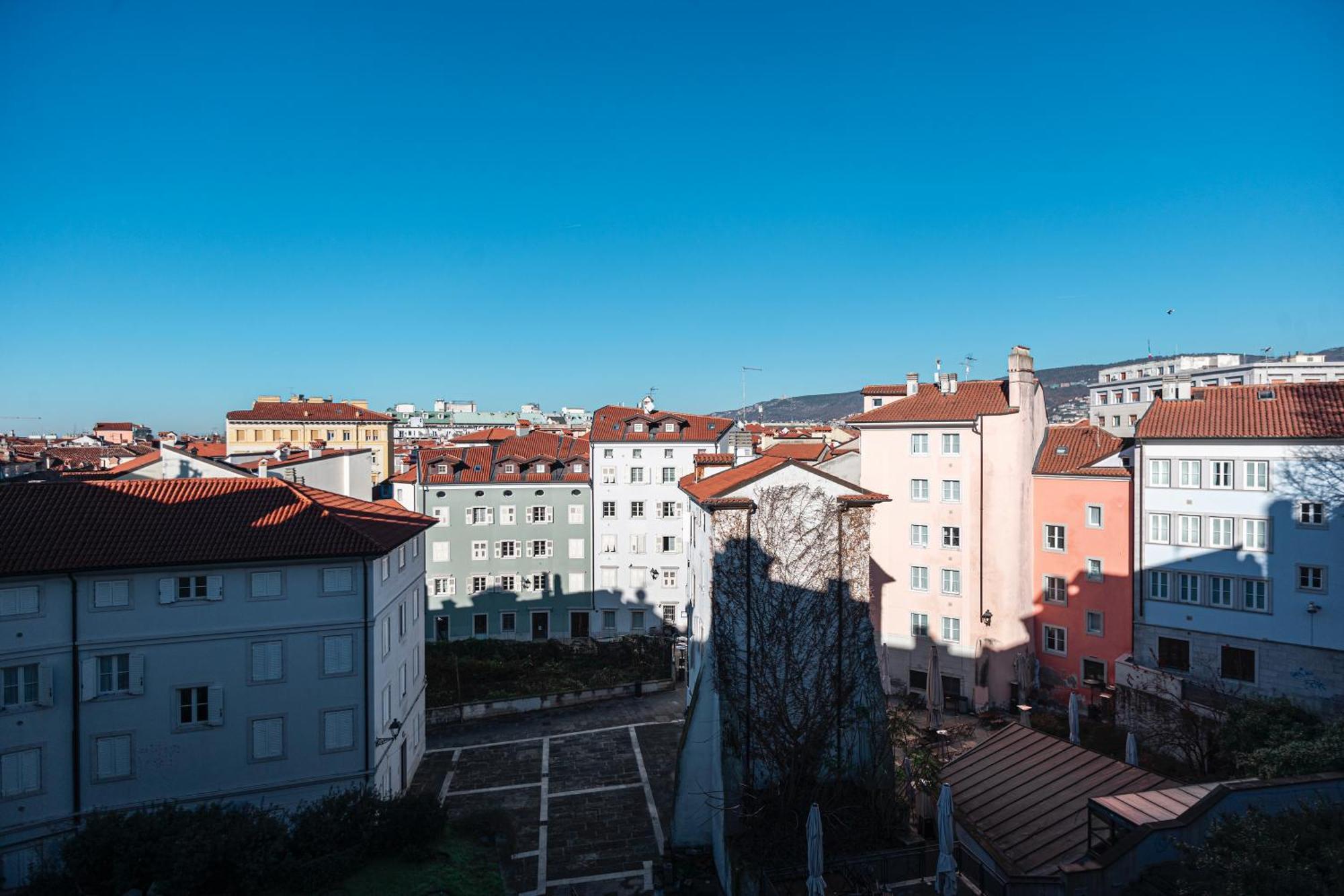 Le Finestre Boutique Apartments Triëst Buitenkant foto